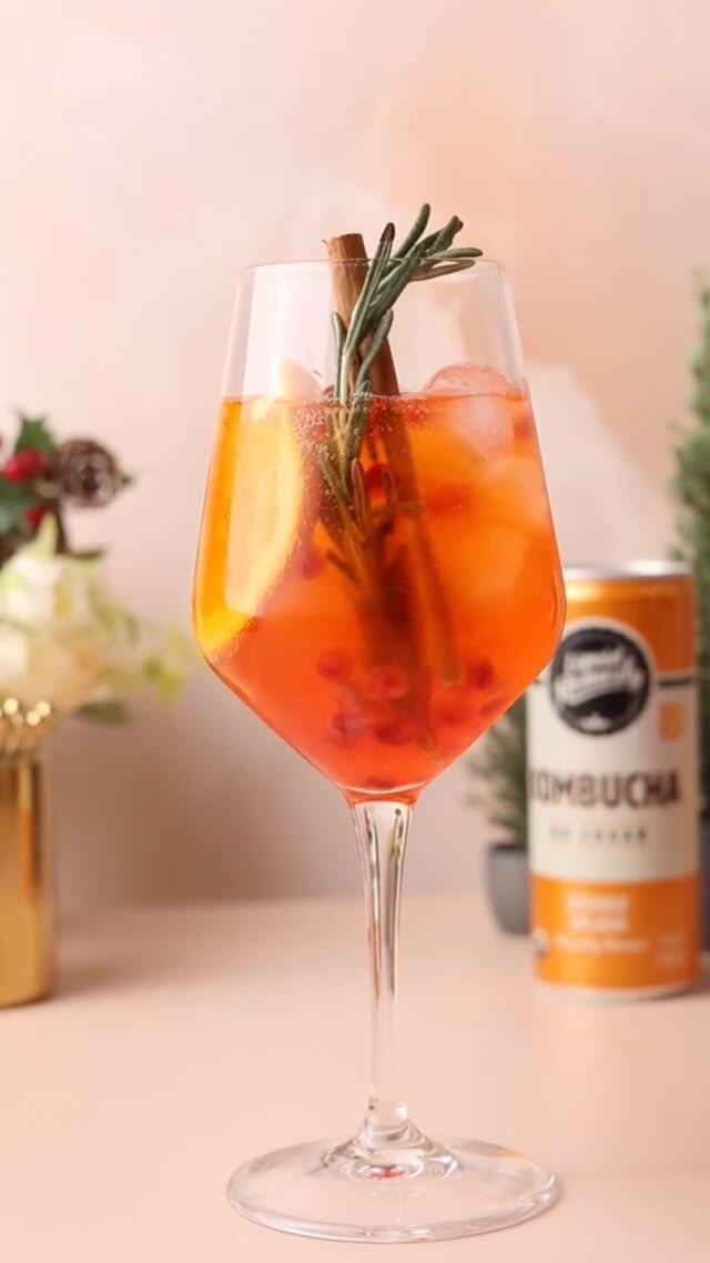 aperol, booch and pomegranate seeds?!? we’ll take 5 of these festive aperols plz🎄🌟🕺

‌

recipe:

festive aperol spritz:

- 3fl oz (85 ml) Aperol 
- 3fl oz (85 ml) Prosecco
- 1 fl oz (30 ml) Liquid Remedy’s Orange Splash
- 1 fl oz (30 ml) Club soda

garnish:

ice cubes

orange slice

fresh cranberries or pomegranate kernels

cinnamon stick

rosemary